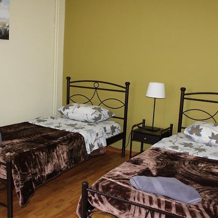 Petaluda House 2 Izabela Bed & Breakfast Athena Bagian luar foto